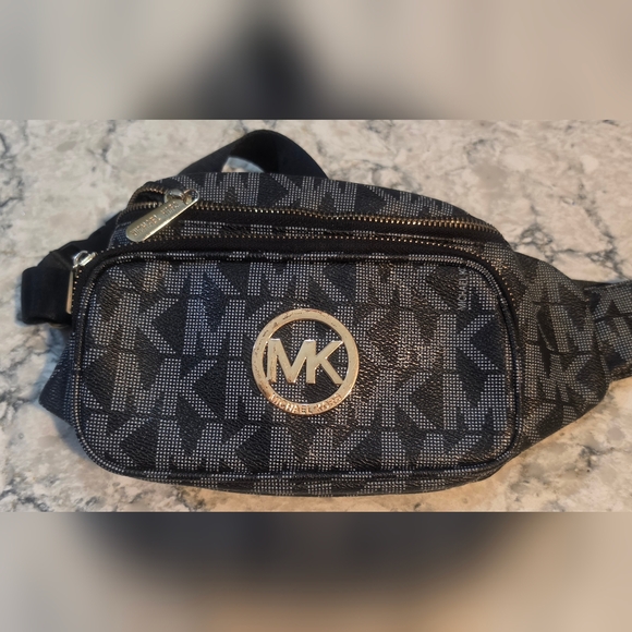 Michael Kors Handbags - Michael Kors Black Signature MK Belt Bag with Gold Logo